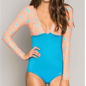 Oneill women’s siren one piece rashguard wetsuit